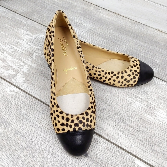 NEW-TROTTERS WM 6 & 7  CHEETAH PRINT LTHR CAP SHOE - Picture 2 of 10
